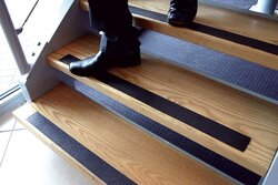 Bandes antidérapantes pour escaliers