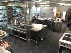 Sol PVC hygiéniques pour cuisines professionnelles et salles de production alimentaire