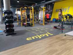 Revêtement de sol pour salle de sport ou studio de fitness