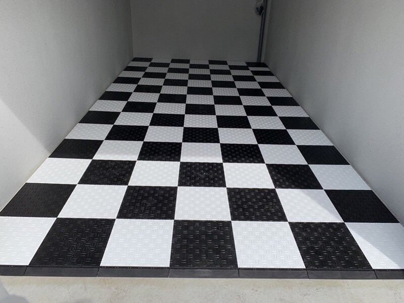 Garagevloer zwart-wit