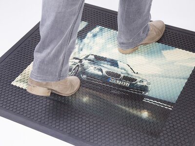 Tapis en caoutchouc avec logo Superscraper Tapis en caoutchouc avec logo Superscraper